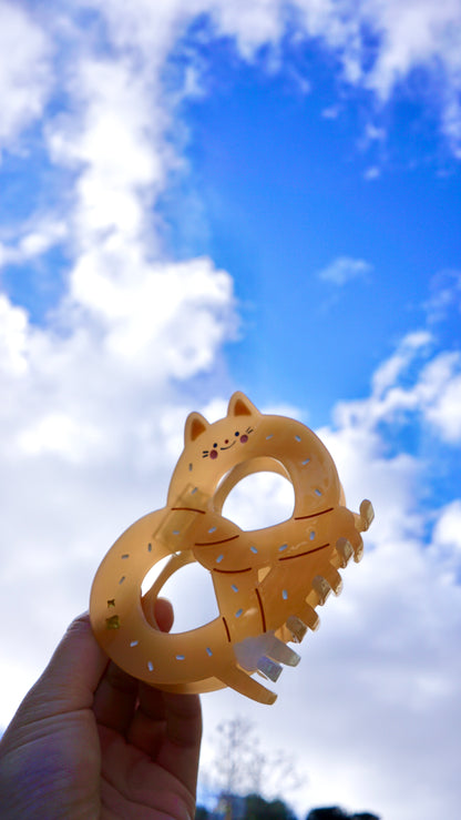 Pretzel Cat Claw Clip